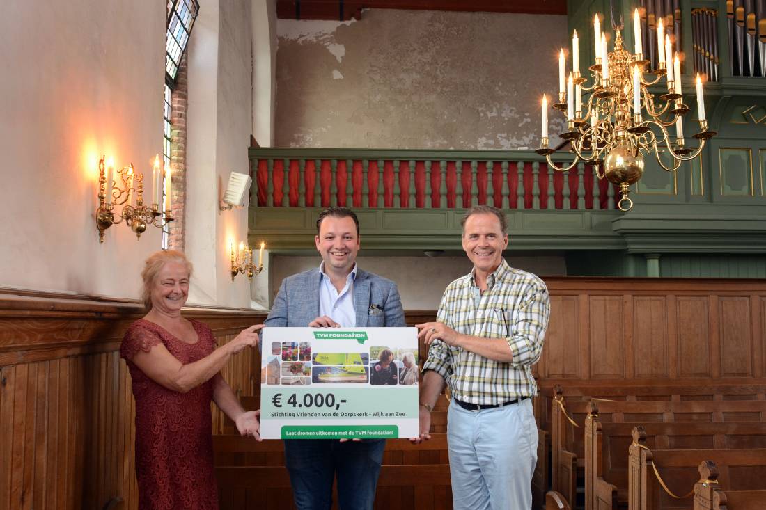 Tvm foundation kroonluchters dorpskerk