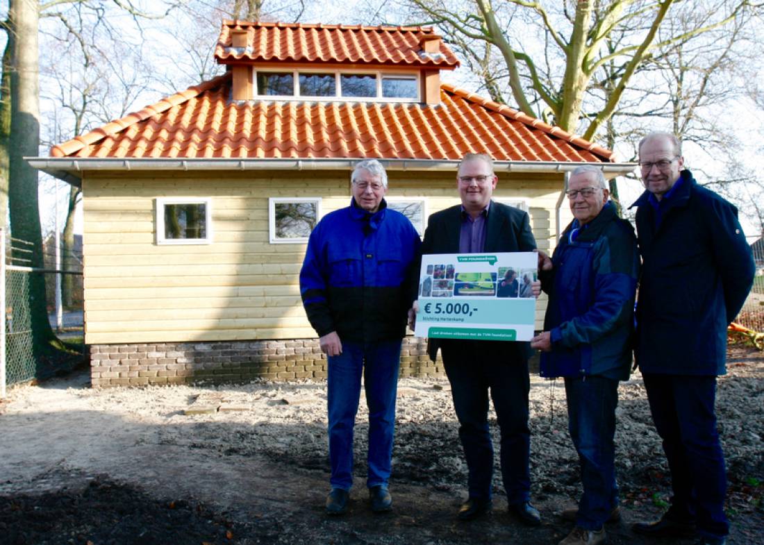 Nieuw voerhok voor Hertenkamp Surhuisterveen