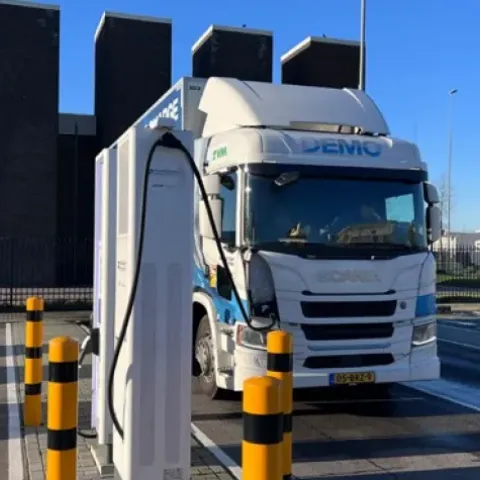 elektrische truck Felix Hamer en Hugo Bos 