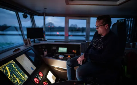 Inboedelverzekering binnenvaart - containerschip | TVM verzekeringen