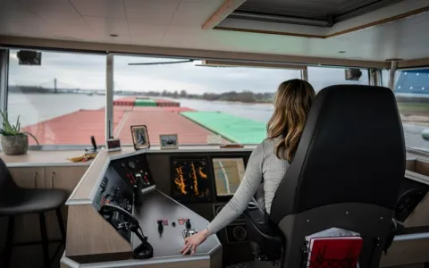 Binnenvaart stuurhutschades