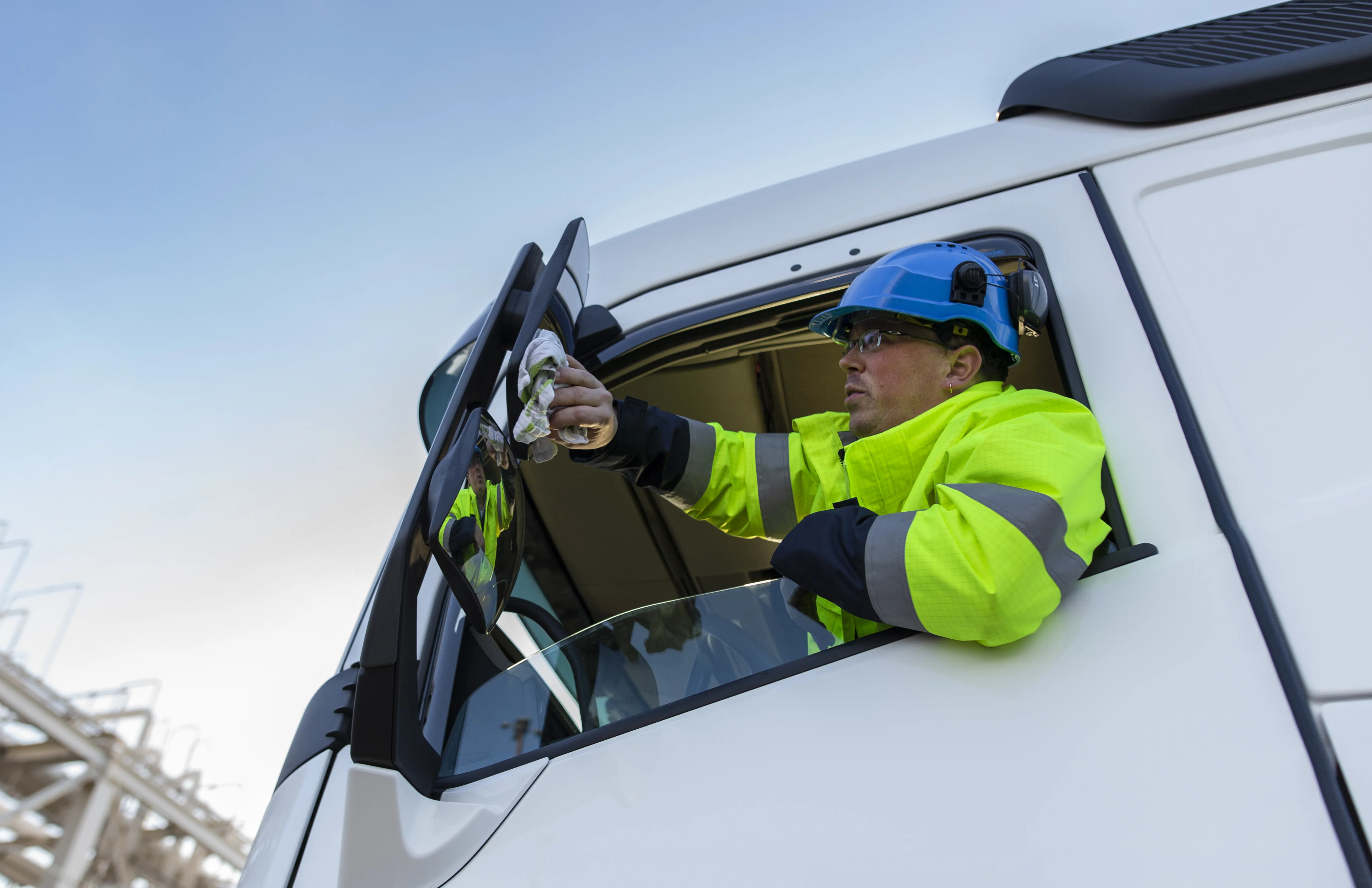 Manoeuvreer schades spiegelafstelplaats | tvm verzekeringen 