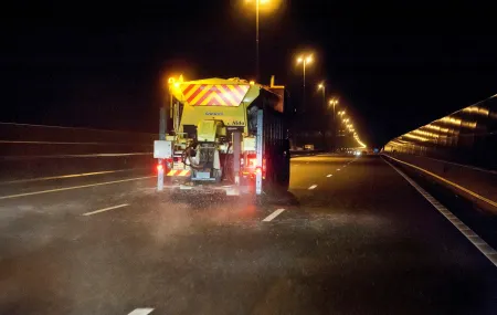 rijkswaterstaat strooi wagen