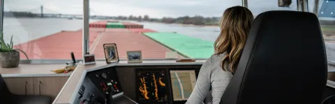 Inboedelverzekering binnenvaart - containerschip | TVM verzekeringen