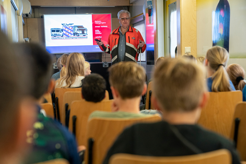 Klaas Hoekstra geeft verkeersles